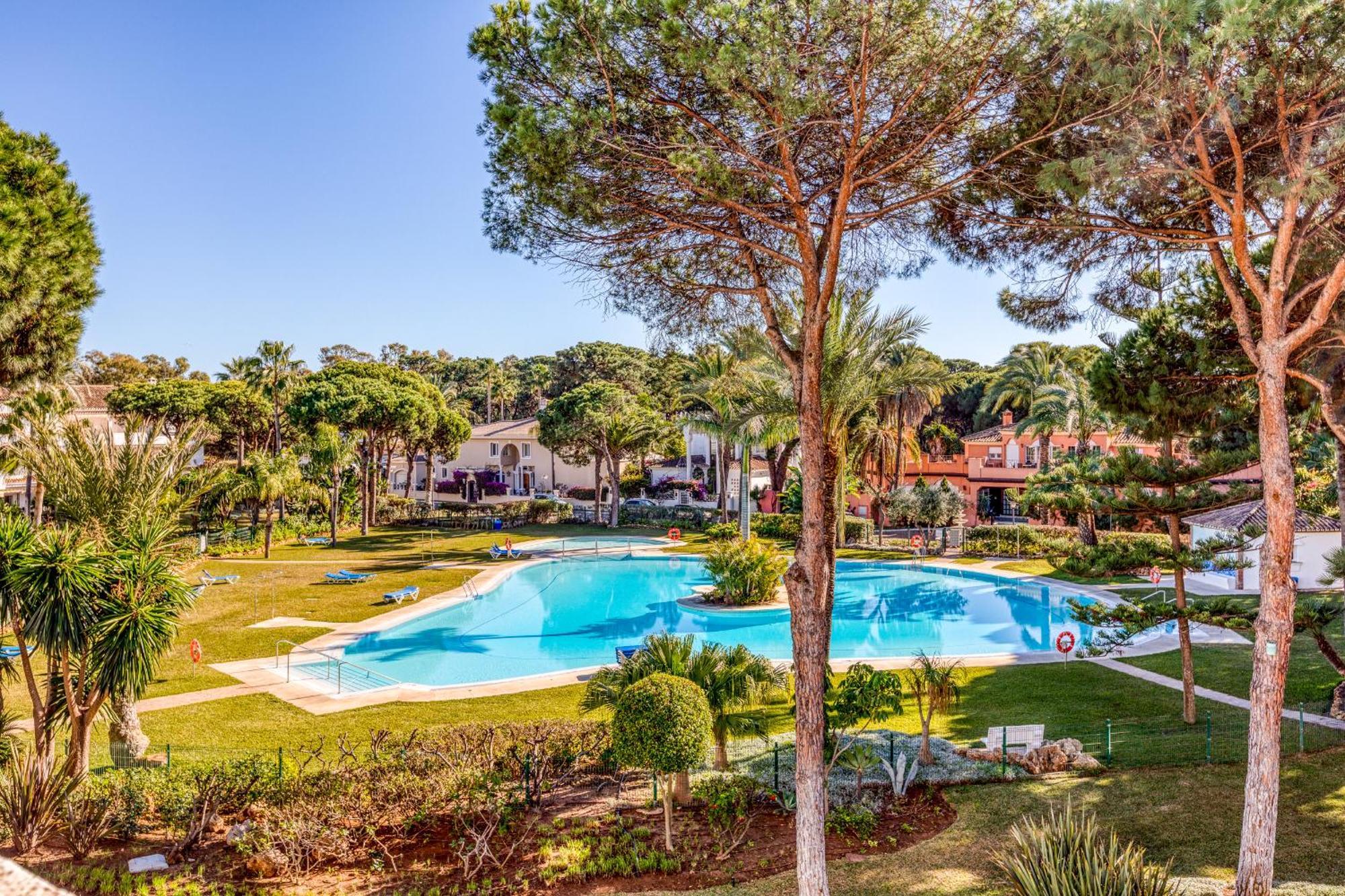Appartamento Life El Presidente Penthouse Pool View Estepona Esterno foto