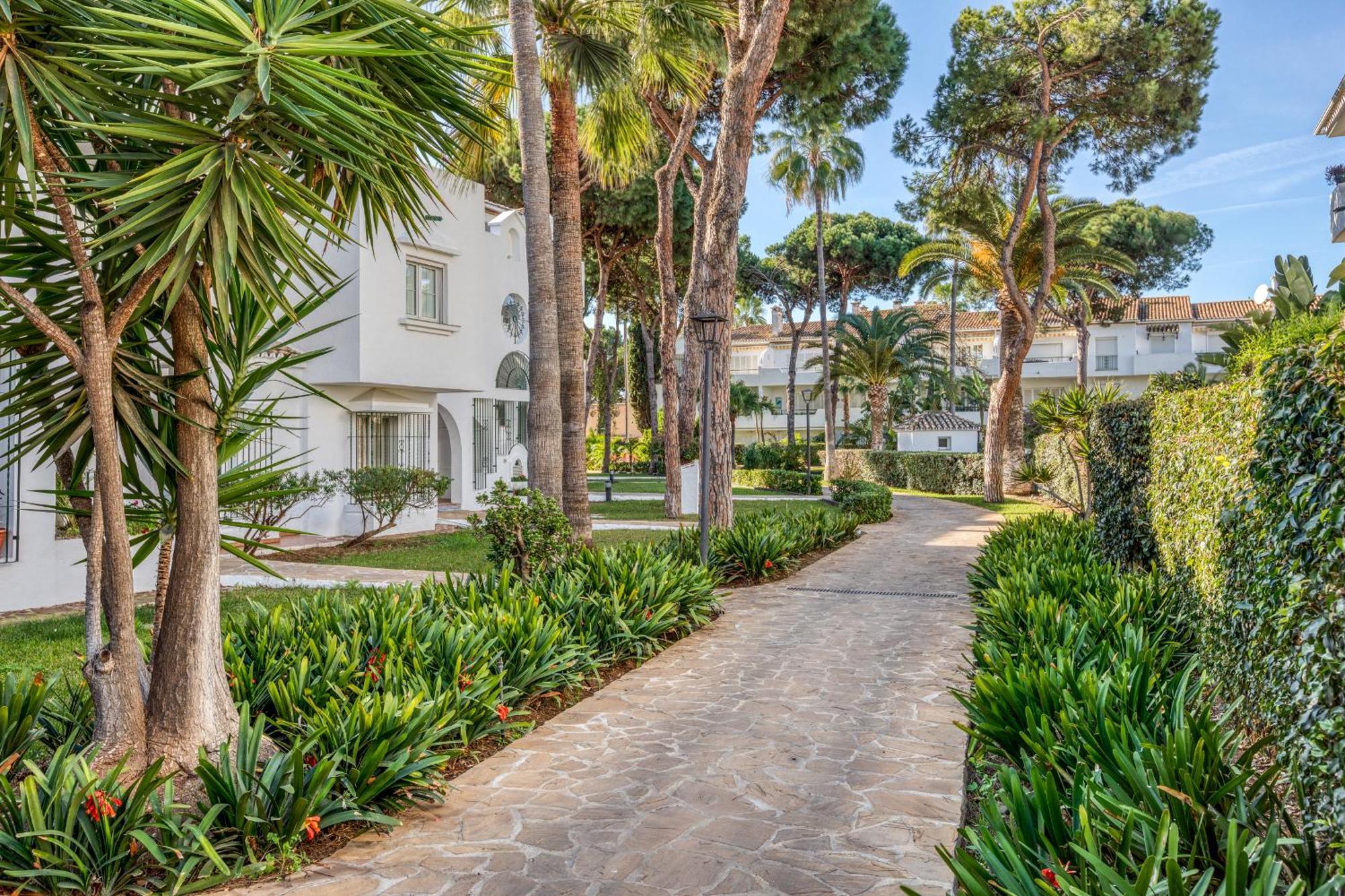 Appartamento Life El Presidente Penthouse Pool View Estepona Esterno foto